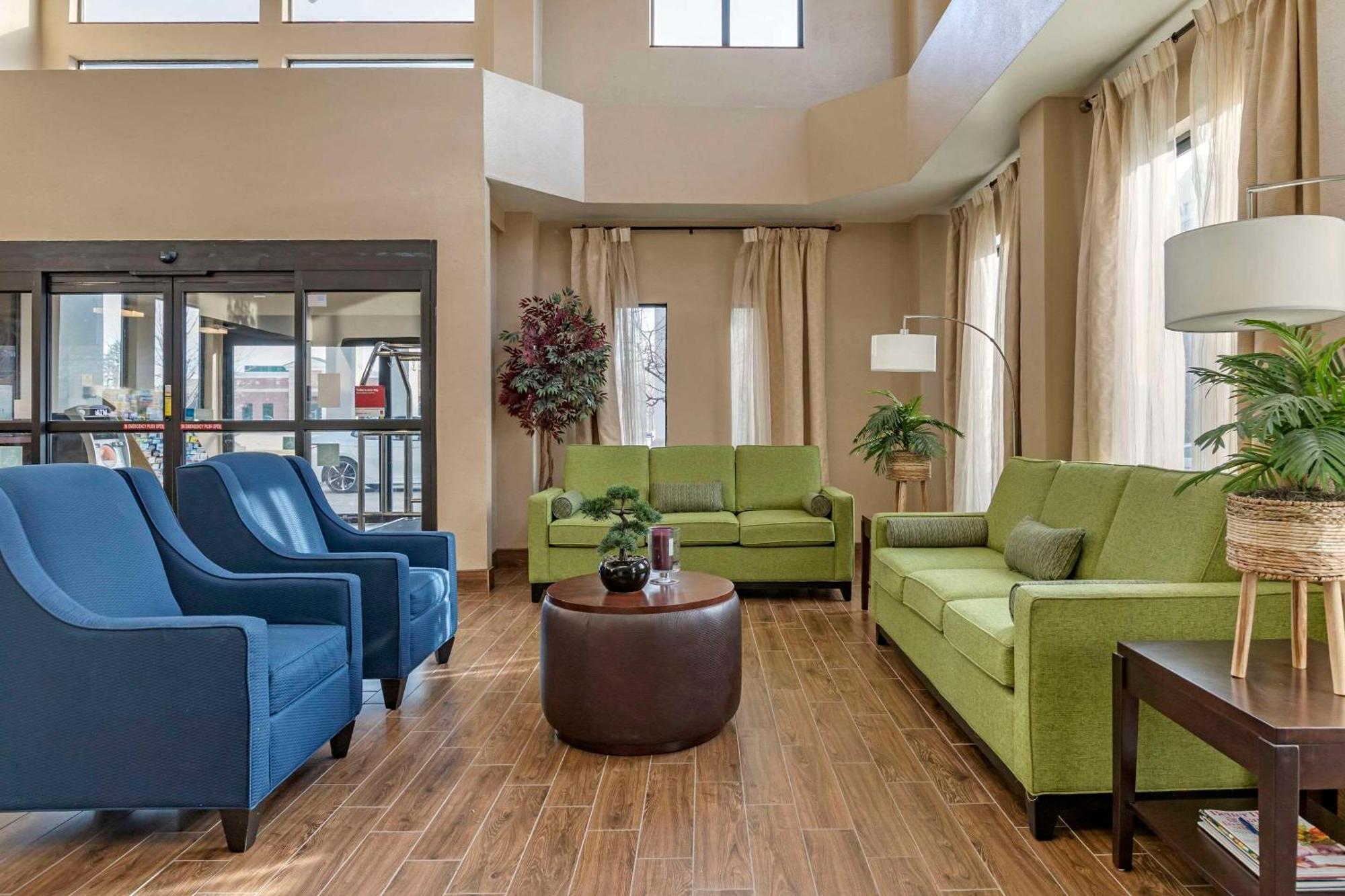 Comfort Suites Auburn Hills-Detroit Ngoại thất bức ảnh
